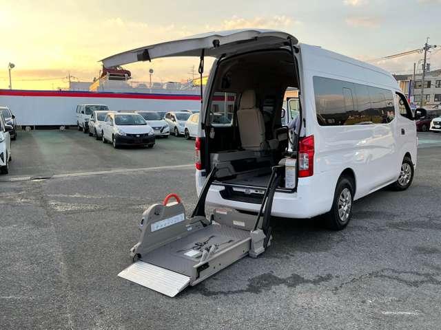 キャラバン チェアキャブ車いす4名仕様 車いすリフター アラウンドビュー(14枚目)