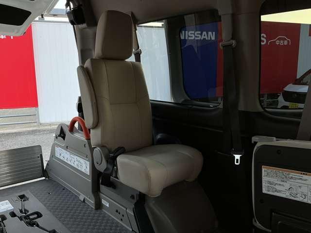 キャラバン チェアキャブ車いす4名仕様 車いすリフター アラウンドビュー(20枚目)