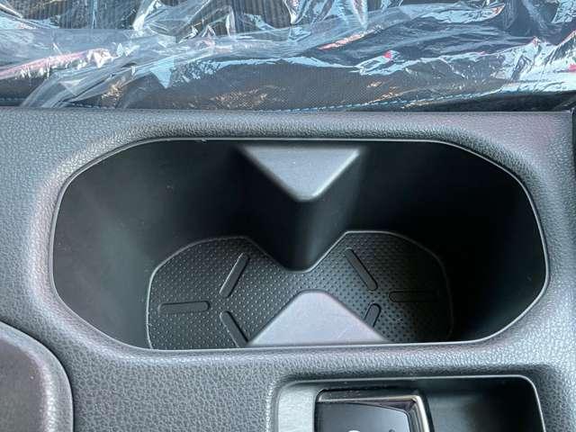 リーフ Ｘ　Ｖセレクション　プロパイロット　アラウンドビュー　レーダークルコン　３６０°カメラ　踏み間違い防止装置　ＬＥＤランプ　セキュリティ　ドライブレコーダー　禁煙　１オーナー　ＥＴＣ　インテリキー　レーンキープアシスト　サイドエアバッグ　パワーウィンドウ（10枚目）