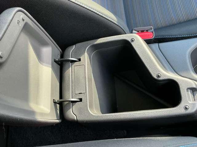 リーフ Ｘ　Ｖセレクション　プロパイロット　アラウンドビュー　レーダークルコン　３６０°カメラ　踏み間違い防止装置　ＬＥＤランプ　セキュリティ　ドライブレコーダー　禁煙　１オーナー　ＥＴＣ　インテリキー　レーンキープアシスト　サイドエアバッグ　パワーウィンドウ（17枚目）