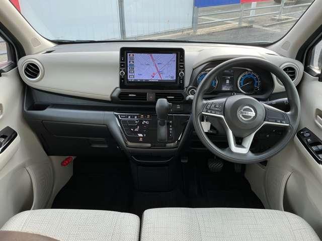 デイズ ６６０　Ｘ　純正９インチメモリーナビ　アラウンドＭ　踏み間違え防止　禁煙　スマートキー　イモビライザー　バックカメラ　１オーナー　ＥＴＣ　レーンキープ　アイドリングストップ　ドライブレコーダー　キーレス　フルオートエアコン　ナビＴＶ　ＰＳ（3枚目）