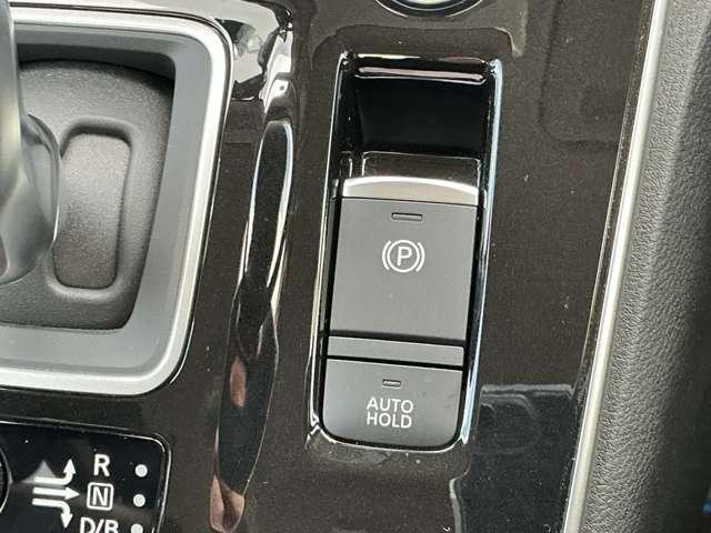 セレナ １．２　ｅ－ＰＯＷＥＲ　ハイウェイスター　Ｖ　プロパイロット　３６０°カメラ　エマジェンシーブレーキ　１オナ　スマキー　バックカメラ　禁煙　ＬＥＤ　レーンアシスト　ＥＴＣ　ドラレコ　Ａストップ　イモビ　サイドカーテンエアバック　フルオートエアコン　アルミホイール（6枚目）