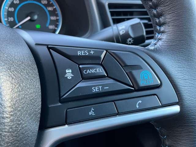 リーフ Ｘ　Ｖセレクション　寒冷地仕様　４０ｋｗ／ｈ　１２セグメント　レーダークルコン　３６０°カメラ　踏み間違い防止装置　ＬＥＤランプ　セキュリティ　ドライブレコーダー　禁煙　１オーナー　ＥＴＣ　インテリキー　レーンキープアシスト　サイドエアバッグ　パワーウィンドウ（8枚目）