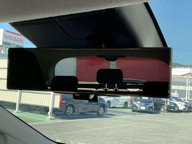 ノート １．２　Ｘ　アラウンドビュー　９インチナビ　ＳＯＳコール　リアカメラ　衝突被害軽減ブレ－キ　全方位カメラ　ＥＴＣ付　禁煙車　ＬＥＤヘッドライト　レーンアシスト　インテリジェントキー　ワンオーナー　アイドリングストップ　盗難防止システム　ワンセグＴＶ　ＴＶナビ（17枚目）