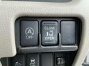 ガソリンを節約するのがアイドリングストップ。普段通りの運転で状況に応じてクルマ自身が判断してアイドリングストップし、エコドライブを行って経済的な走行を実現します