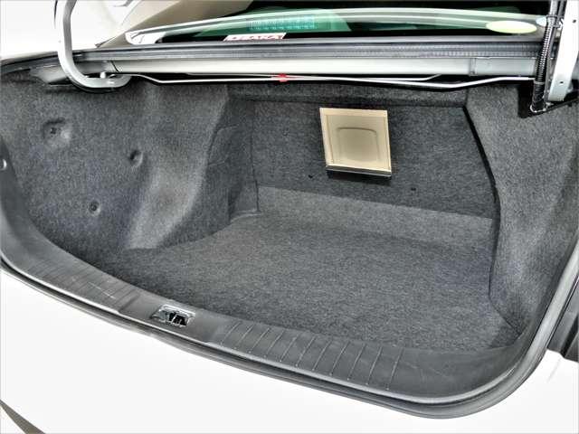 ブルーバードシルフィ ２．０　２０Ｍ　ＨＤＤナビ　ワンセグ　Ｂカメラ　１オーナー　ナビＴＶ　ワンセグ　ワンオーナー車　ＨＤＤナビ　インテリジェントキー　パワステ　Ｂカメラ　イモビライザー　ＥＴＣ　オートエアコン　パワーウィンドウ　ＡＢＳ　キーレスキー　助手席エアバッグ（9枚目）