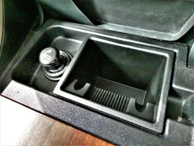 ブルーバードシルフィ ２．０　２０Ｍ　ＨＤＤナビ　ワンセグ　Ｂカメラ　１オーナー　ナビＴＶ　ワンセグ　ワンオーナー車　ＨＤＤナビ　インテリジェントキー　パワステ　Ｂカメラ　イモビライザー　ＥＴＣ　オートエアコン　パワーウィンドウ　ＡＢＳ　キーレスキー　助手席エアバッグ（16枚目）