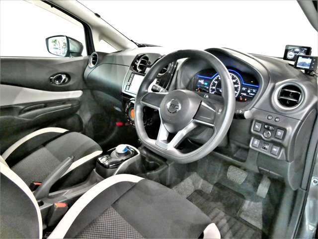 ノート 1.2 e-POWER X メモリーナビ バックカメラ ワンオーナー Rカメラ 運転席助手席エアバック レーンキープ AUTOエアコン 1オーナー 盗難防止システム ナビTV 運転席エアバッグ キーレスエントリー LEDヘッド ドラレコ ETC車載器 パワーウィンドウ(5枚目)