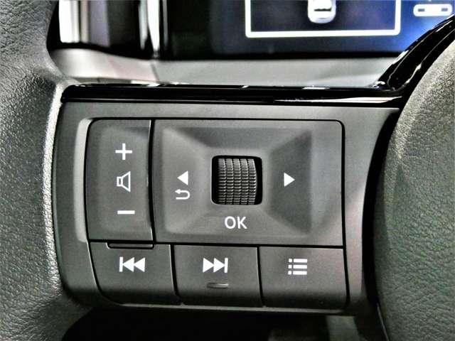 ノート 1.2 X NissanConnectナビ アラウンドM 試乗車 リアカメラ 衝突被害軽減ブレ-キ 全方位カメラ ETC付 アルミ LEDヘッドライト レーンアシスト インテリジェントキー ワンオーナー アイドリングストップ 盗難防止システム ワンセグTV TVナビ(18枚目)
