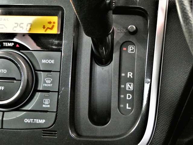 ワゴンRスティングレー 660 スティングレー リミテッドII 運転席シートヒーター 運転席助手席エアバック オ-トエアコン キーレスエントリーシステム スマ-トキ- PS アルミ パワーウィンドウ 運転席エアバッグ ABS 盗難防止付き(16枚目)