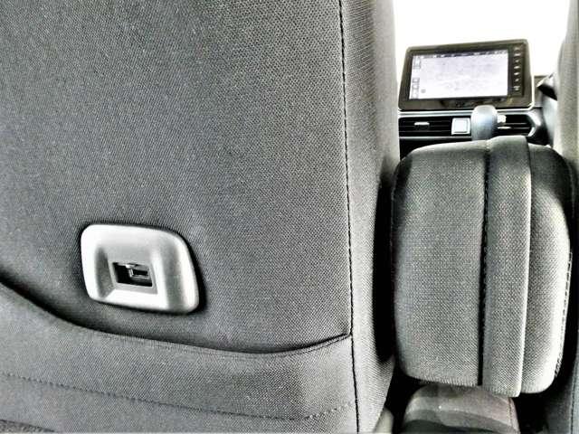 後席用ＵＳＢ充電ポート☆移動時にスマートフォンやタブレットの充電が出来ます♪