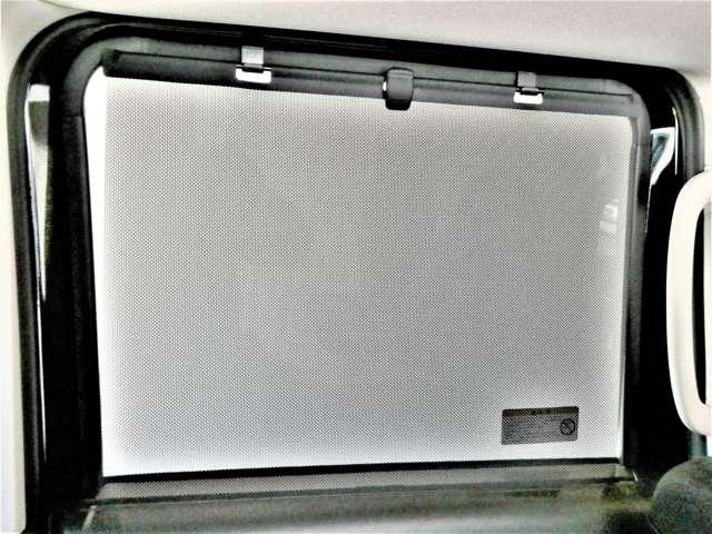 窓からの強い日差しにはコレ☆サッと引き出せるサンシェード♪