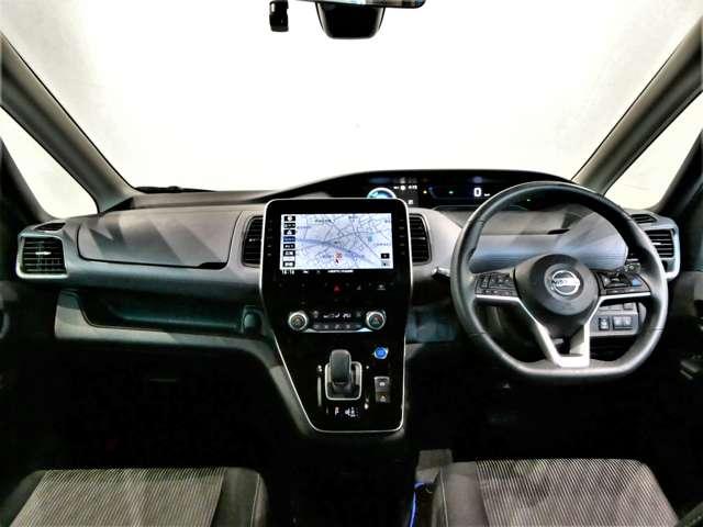 セレナ ｅ－ＰＯＷＥＲ　ハイウェイスターＶ　大画面ナビ　後席モニター　エマジェンシーブレーキ　１オナ　スマキー　バックカメラ　ＬＥＤ　レーンアシスト　ＥＴＣ　ドラレコ　Ａストップ　イモビ　フルオートエアコン　アルミホイール　エアバック　メモリーナビ　キーフリー　ナビＴＶ（4枚目）