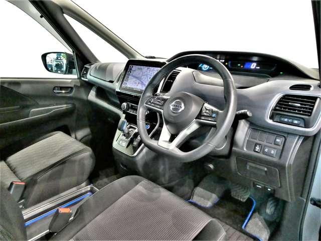 セレナ ｅ－ＰＯＷＥＲ　ハイウェイスターＶ　大画面ナビ　後席モニター　エマジェンシーブレーキ　１オナ　スマキー　バックカメラ　ＬＥＤ　レーンアシスト　ＥＴＣ　ドラレコ　Ａストップ　イモビ　フルオートエアコン　アルミホイール　エアバック　メモリーナビ　キーフリー　ナビＴＶ（5枚目）