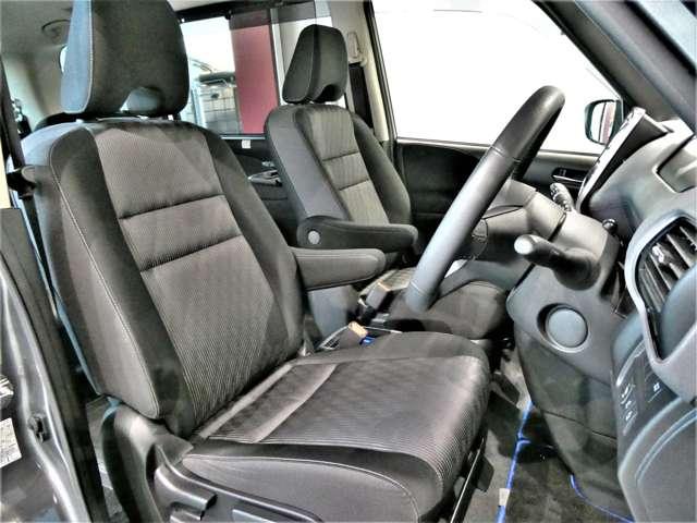 セレナ ｅ－ＰＯＷＥＲ　ハイウェイスターＶ　大画面ナビ　後席モニター　エマジェンシーブレーキ　１オナ　スマキー　バックカメラ　ＬＥＤ　レーンアシスト　ＥＴＣ　ドラレコ　Ａストップ　イモビ　フルオートエアコン　アルミホイール　エアバック　メモリーナビ　キーフリー　ナビＴＶ（6枚目）