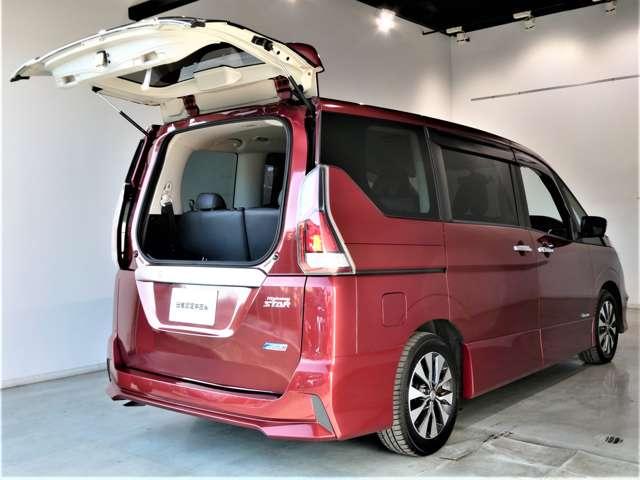 セレナ 2.0 ハイウェイスター Vセレクション メモリーナビ アラウンドM ワンオーナー 全周カメラ I-STOP サイドカメラ 両側ASD Aクルーズ ワンオ-ナ-車 車線逸脱 LEDヘッドライト バックカメラ パーキングアシスト ETC TVナビ ドライブレコーダー キーレス アルミ(15枚目)