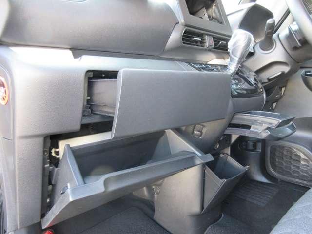 デリカミニ Ｔ　プレミアム　マルチアラウンドビューモニター・マイパイロット・電動パーキング・デジタルルームミラー・ハンドルヒーター・ルーフレール・純正アルミホイール・両側電動スライドドア・２ＷＤターボ・シートヒーター（14枚目）