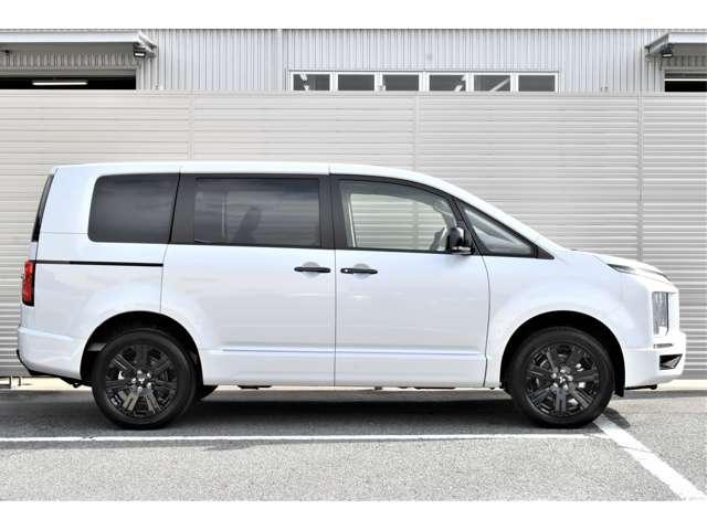 デリカD:5 ブラックエディション 電動サイドステップ ナビ シートヒーター オートクルーズコントロール 両側自動スライドドア パワーバックゲート LEDヘッドランプ 4WD 電動シート スマートキー 全方位カメラ シートヒーター(2枚目)