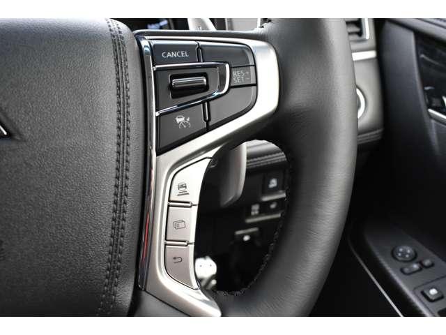 デリカD:5 ブラックエディション 電動サイドステップ ナビ シートヒーター オートクルーズコントロール 両側自動スライドドア パワーバックゲート LEDヘッドランプ 4WD 電動シート スマートキー 全方位カメラ シートヒーター(8枚目)