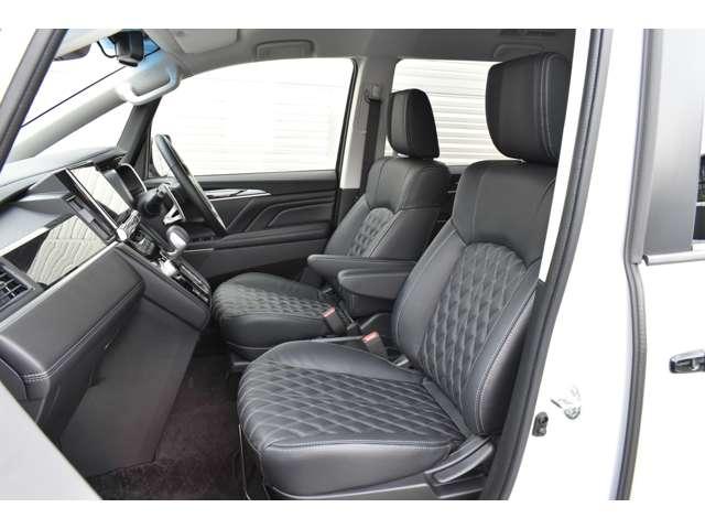 デリカD:5 ブラックエディション 電動サイドステップ ナビ シートヒーター オートクルーズコントロール 両側自動スライドドア パワーバックゲート LEDヘッドランプ 4WD 電動シート スマートキー 全方位カメラ シートヒーター(14枚目)