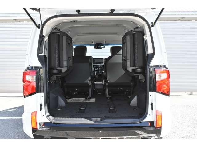 デリカD:5 ブラックエディション 電動サイドステップ ナビ シートヒーター オートクルーズコントロール 両側自動スライドドア パワーバックゲート LEDヘッドランプ 4WD 電動シート スマートキー 全方位カメラ シートヒーター(17枚目)