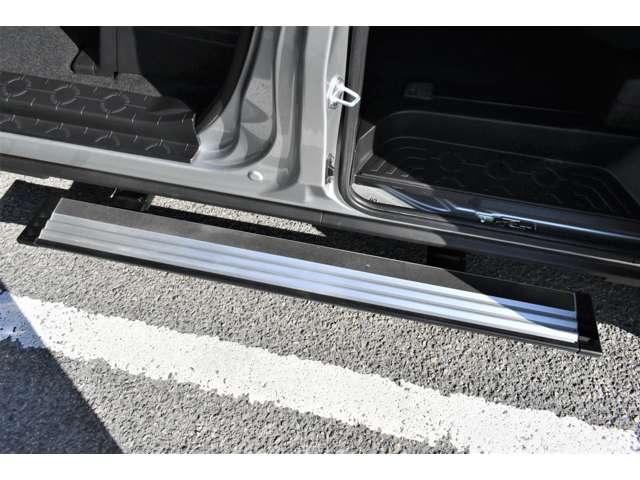 デリカD:5 P ナビ 電動サイドステップ シートヒーター Bモニター 地デジ LEDヘッドランプ DVD再生 ナビTV シートヒーター ETC 4WD 電動シ-ト 寒冷地仕様 メモリナビ ABS 3列 オートエアコン(12枚目)