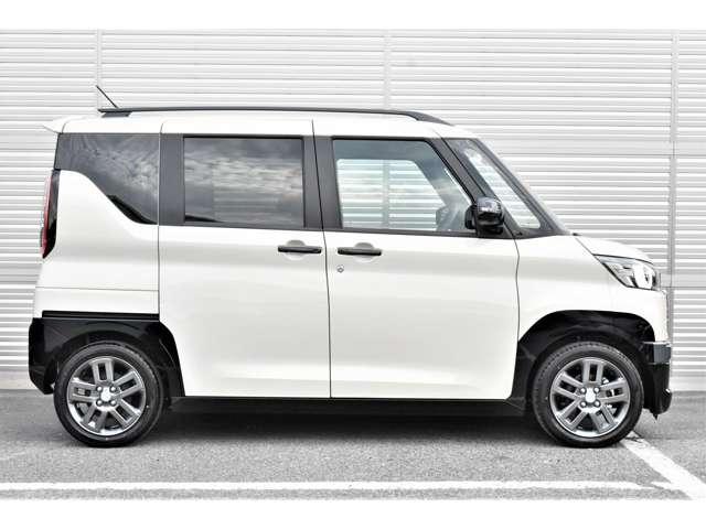 デリカミニ Ｔ　プレミアム　ナビ　両側電動スライドドア　ＭＩ‐ＰＩＬＯＴ　ＥＴＣ車載器　フルセグＴＶ　ＬＥＤランプ　クルコン　キーレスエントリー　ＡＢＳ　エアバッグ　パワステ　ベンチシート　オートエアコン　ターボ車　バックカメラ（2枚目）