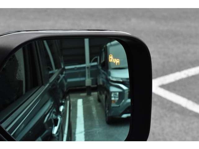 デリカD:5 P ナビ 両側電動スライドドア 後席モニター Bモニター 地デジ LEDヘッドランプ DVD再生 ナビTV シートヒーター ETC 4WD 電動シ-ト 寒冷地仕様 メモリナビ ABS 3列 オートエアコン(10枚目)