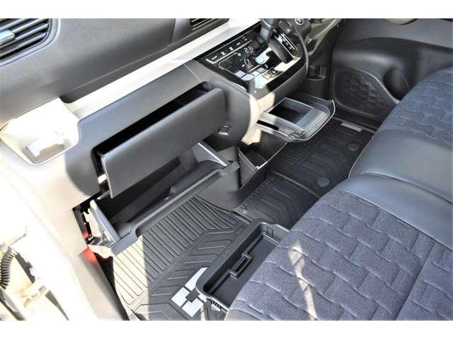 デリカミニ Ｔ　プレミアム　９型メモリーナビ　ＭＩ－ＰＩＬＯＴ　フルセグＴＶ　ＬＥＤランプ　クルコン　キーレスエントリー　ＡＢＳ　エアバッグ　パワステ　ベンチシート　オートエアコン　ターボ車　フロントカメラ　バックカメラ（14枚目）