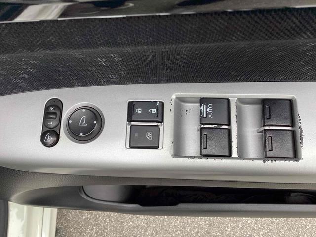 Ｎ－ＢＯＸカスタム Ｇ　ＳＳパッケージ　安心パッケージ　両側自動ドア　ＨＩＤヘッドライト　フォグライト　スマートキー　プッシュスタート　アイドリングストップ　純正ＣＤオーディオ　純正アルミホイール（11枚目）