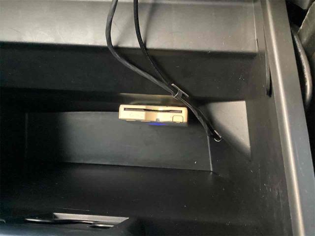 Ｎ－ＢＯＸカスタム Ｇ　ＳＳパッケージ　ＥＴＣ　バックカメラ　両側電動スライドドア　ナビ　ＴＶ　衝突被害軽減システム　オートライト　スマートキー　アイドリングストップ　電動格納ミラー　ベンチシート　ＣＶＴ　ＥＳＣ　ＣＤ　ＵＳＢ（7枚目）