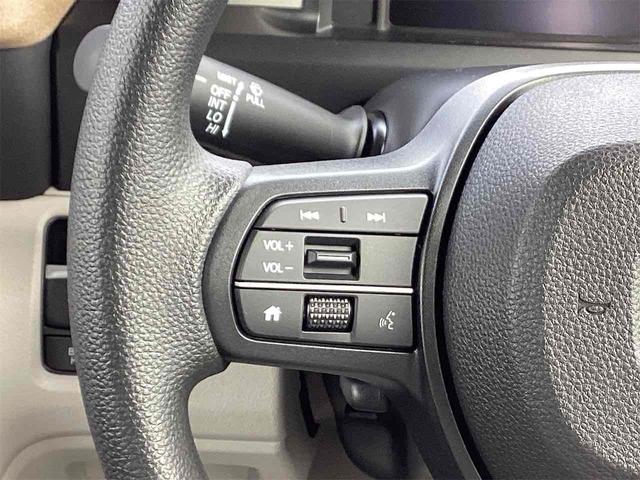 N-BOX ベースグレード バックカメラ 両側スライド・片側電動 クリアランスソナー オートクルーズコントロール レーンアシスト オートライト スマートキー アイドリングストップ 電動格納ミラー シートヒーター ベンチシート(10枚目)