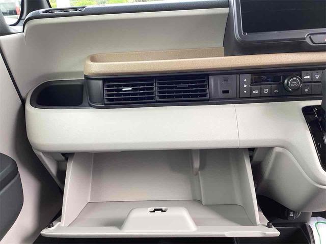 N-BOX ベースグレード バックカメラ 両側スライド・片側電動 クリアランスソナー オートクルーズコントロール レーンアシスト オートライト スマートキー アイドリングストップ 電動格納ミラー シートヒーター ベンチシート(39枚目)