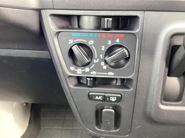 ハイゼットカーゴ スペシャル　ＡＴ　両側スライドドア　アイドリングストップ　ＡＢＳ　マニュアルエアコン　パワーステアリング　運転席エアバッグ　助手席エアバッグ（9枚目）