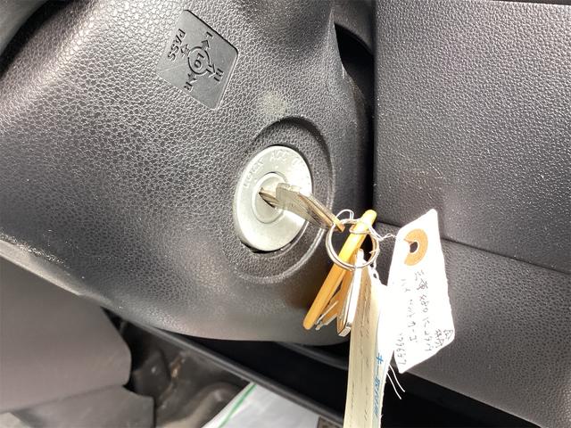 ハイゼットカーゴ スペシャル　ＡＴ　両側スライドドア　アイドリングストップ　ＡＢＳ　マニュアルエアコン　パワーステアリング　運転席エアバッグ　助手席エアバッグ（11枚目）