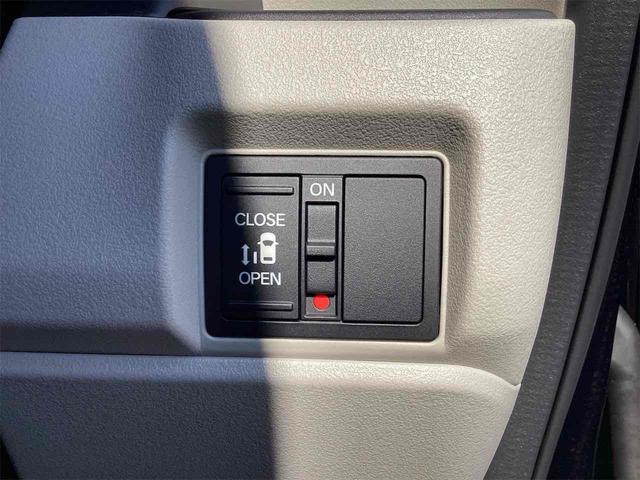 Ｎ－ＢＯＸ ベースグレード　バックカメラ　両側スライド・片側電動　クリアランスソナー　レーンアシスト　オートライト　スマートキー　電動格納ミラー　シートヒーター　ＣＶＴ　ＥＳＣ　ＵＳＢ　Ｂｌｕｅｔｏｏｔｈ　エアコン（9枚目）