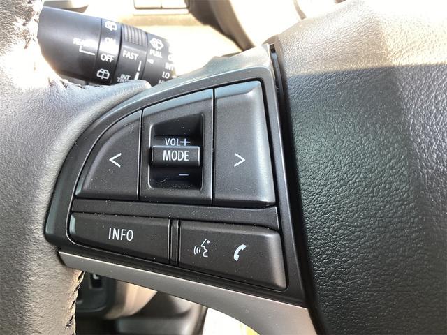 【ハンドルボタン】目線を大きくそらすことなくボタンの操作を行うことができるので、安全にも配慮できますね。