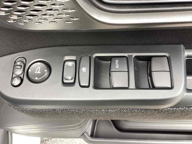 Ｎ－ＢＯＸカスタム ベースグレード　バックカメラ　両側スライド・片側電動　クリアランスソナー　オートライト　スマートキー　アイドリングストップ　電動格納ミラー　シートヒーター　ＣＶＴ　ＥＳＣ　チップアップシート　アルミホイール　エアコン（26枚目）