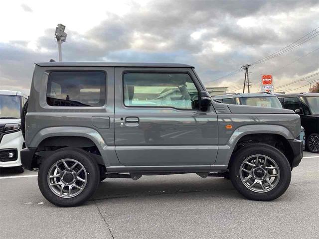 ジムニー ＸＣ　４ＷＤ　クリアランスソナー　オートクルーズコントロール　レーンアシスト　衝突被害軽減システム　オートライト　ヘッドライトウォッシャー　スマートキー　アイドリングストップ　電動格納ミラー　シートヒーター（6枚目）