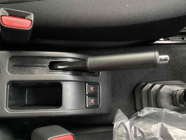 ジムニー ＸＣ　４ＷＤ　クリアランスソナー　オートクルーズコントロール　レーンアシスト　衝突被害軽減システム　オートライト　ヘッドライトウォッシャー　スマートキー　アイドリングストップ　電動格納ミラー　シートヒーター（26枚目）
