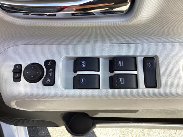 ムーヴキャンバス ストライプスＧ　バックカメラ　両側電動スライドドア　クリアランスソナー　衝突被害軽減システム　オートライト　スマートキー　アイドリングストップ　電動格納ミラー　シートヒーター　ベンチシート　ＣＶＴ　ＡＢＳ　ＥＳＣ（32枚目）