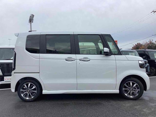 Ｎ－ＢＯＸカスタム ベースグレード　バックカメラ　両側スライド・片側電動　クリアランスソナー　オートクルーズコントロール　レーンアシスト　オートライト　スマートキー　アイドリングストップ　電動格納ミラー　シートヒーター　ＣＶＴ　ＥＳＣ（7枚目）