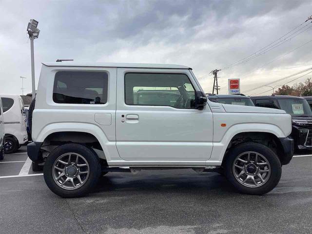 ジムニー ＸＣ　４ＷＤ　ＥＴＣ　バックカメラ　ナビ　ＴＶ　オートクルーズコントロール　レーンアシスト　衝突被害軽減システム　オートライト　ヘッドライトウォッシャー　スマートキー　電動格納ミラー　シートヒーター　ＡＴ（11枚目）