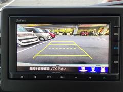 バックカメラ装備。駐車が苦手な方には欠かせません。 4