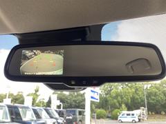 バックカメラも付いています。駐車の時に便利なのはもちろんの事、後方死角にいる子供たちに気が付くことができるので安心安全ですね 4