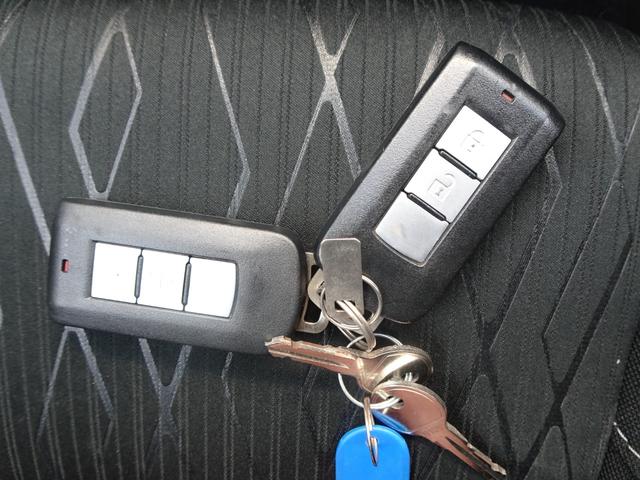 エクリプスクロス ブラックエディション　メモリーナビ　リヤビューカメラ　ドラレコ　　ＥＴＣ　後側方車両検知システム　運転席助手席シートヒーター　スマートキー　ベースキャリア　レーダークルーズコントロール　ＵＳＢポート（25枚目）