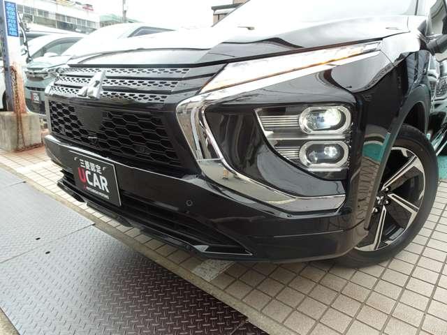 エクリプスクロスＰＨＥＶ Ｐ　パノラマサンルーフ　本革シート　ＭＩ－ＰＩＬＯＴ　スマホ連携ナビ　ＥＴＣ　運転席助手席・後席シートヒーター　マルチアラウンドモニター　純正アルミホイール　ＡＣ１５００Ｗ　後側方車両検知システム（4枚目）