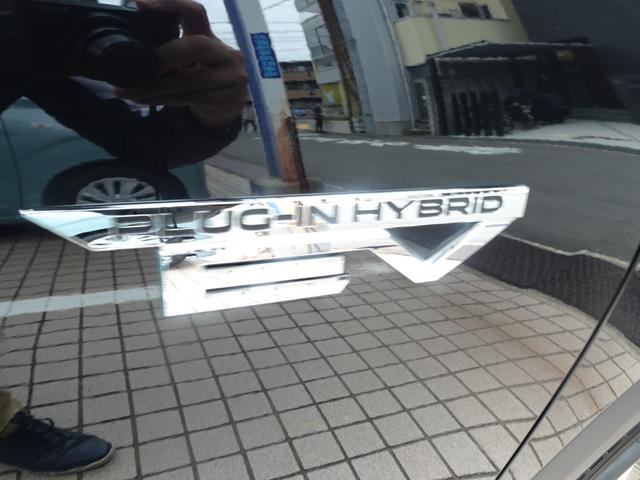 エクリプスクロスＰＨＥＶ Ｐ　パノラマサンルーフ　本革シート　ＭＩ－ＰＩＬＯＴ　スマホ連携ナビ　ＥＴＣ　運転席助手席・後席シートヒーター　マルチアラウンドモニター　純正アルミホイール　ＡＣ１５００Ｗ　後側方車両検知システム（44枚目）