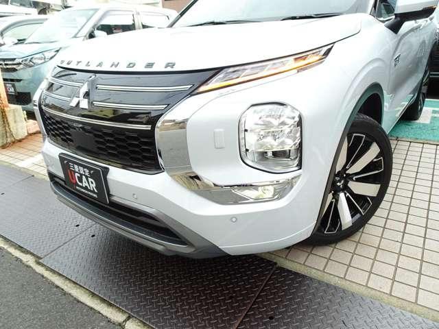 アウトランダーＰＨＥＶ Ｐエグゼクティブパッケージ　電動パノラマサンルーフ　前後ドラレコ　ＥＴＣ　１２．３インチナビディスプレイ　マルチアラウンドモニター　ＹＡＭＡＨＡサウンドシステム　セミアニリンレザーシート　ＡＣ１５００Ｗ　電動テールゲート（4枚目）