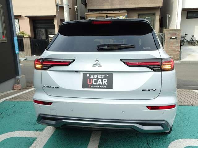 アウトランダーＰＨＥＶ Ｐエグゼクティブパッケージ　電動パノラマサンルーフ　前後ドラレコ　ＥＴＣ　１２．３インチナビディスプレイ　マルチアラウンドモニター　ＹＡＭＡＨＡサウンドシステム　セミアニリンレザーシート　ＡＣ１５００Ｗ　電動テールゲート（10枚目）